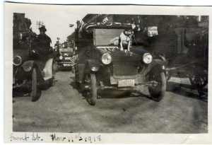 HC09386 - dog on car hood